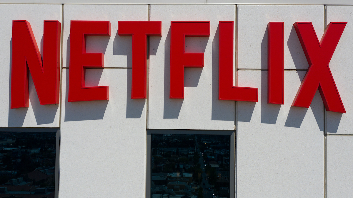 放弃华纳后，Netflix转头做了一笔“小”收购